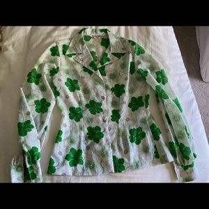 Green & white floral poly blend button up vintage blouse